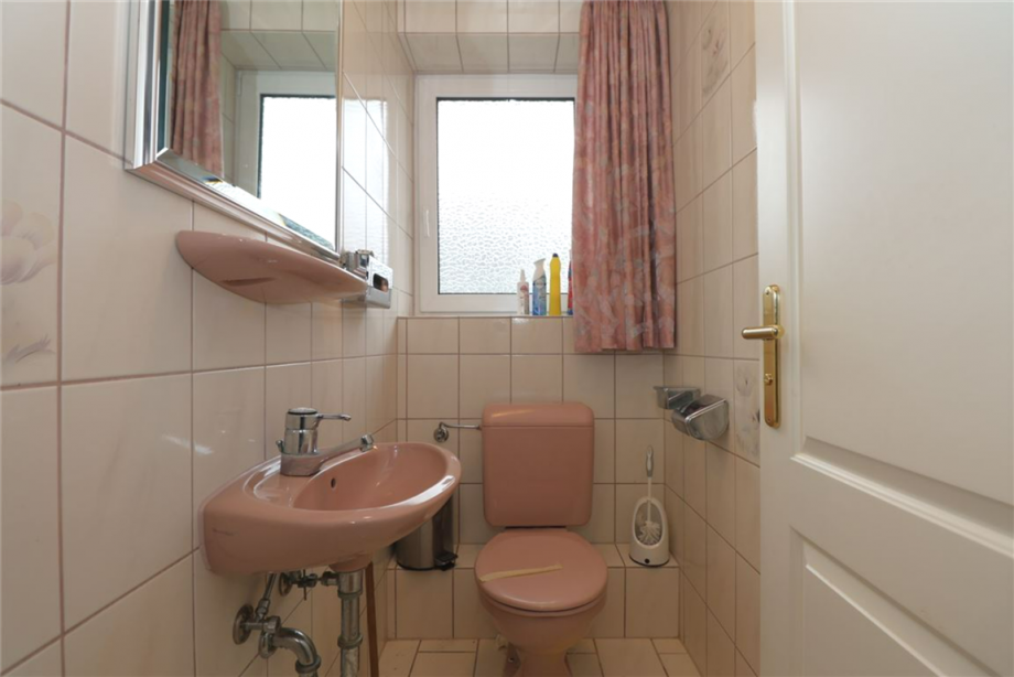 WC Obergeschoss Zweifamilienhaus Meinhard