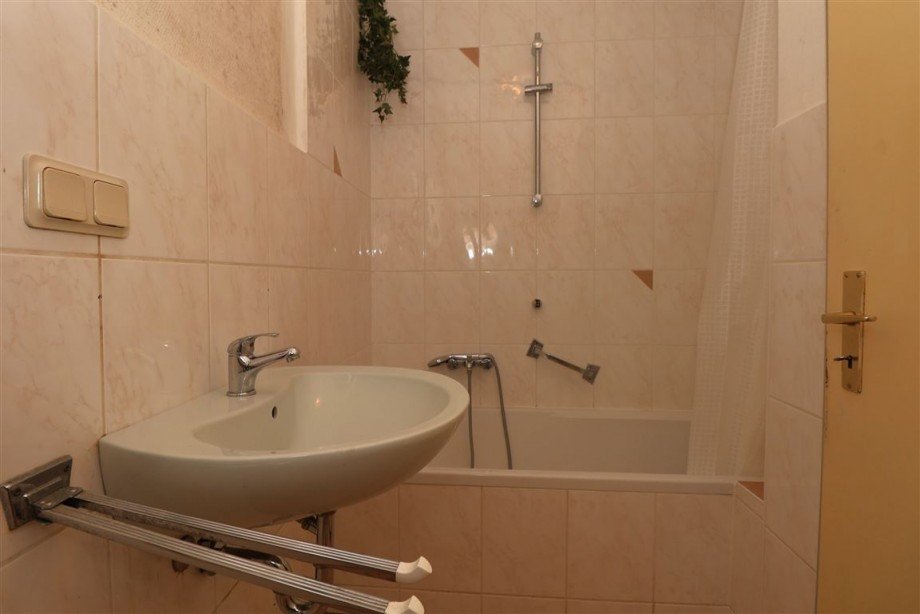 Badezimmer Untergeschoss Reihenendhaus Bad Sooden-Allendorf