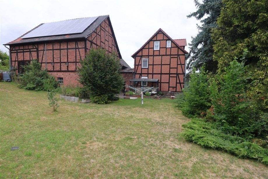 Garten mit Haus und Scheune Einfamilienhaus Eschwege