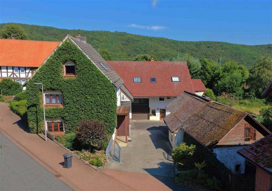 Vorderansicht Zweifamilienhaus Waldkappel