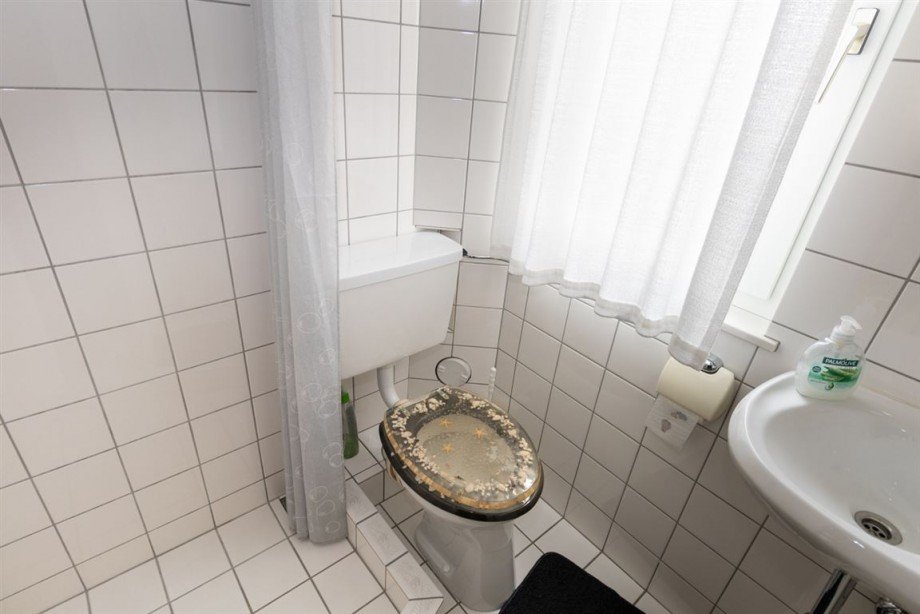 Badezimmer Untergeschoss Einfamilienhaus Mei�ner