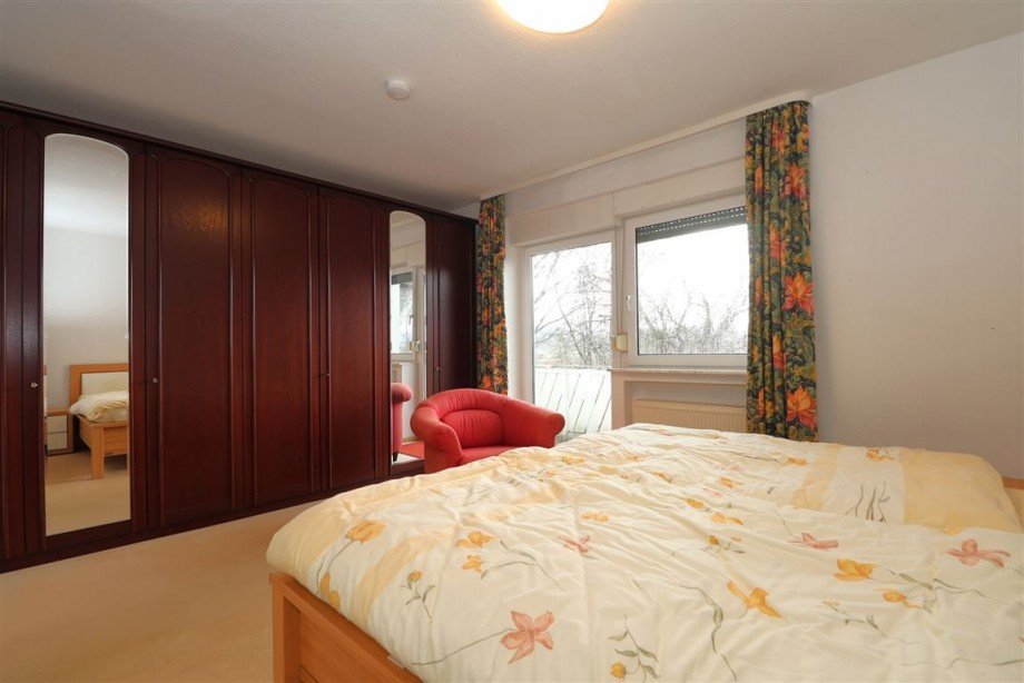 Schlafzimmer Obergeschoss Zweifamilienhaus Meinhard