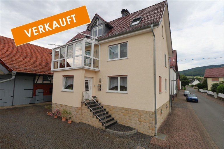 Hofansicht verkauft Berkatal Einfamilienhaus Ein Zuhause mit Charme, Platz und unz�hligen M�glichkeiten: Gro�z�giges Ein- bis Zweifamilienhaus