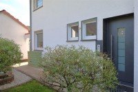 Bild (325262b76f53f9e697381fd1e27b7d77): Ger�umiges Ein- bis Zweifamilienhaus in sehr ruhiger Lage und wundersch�ner Aussicht
