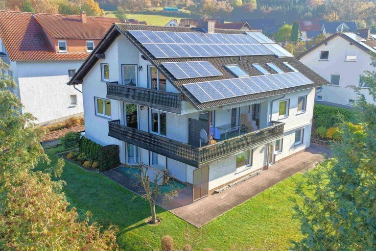 Sonnenseite Sontra Zweifamilienhaus TOP-Zustand: Ein- bis Dreifamilienhaus mit zahlreichen Extras