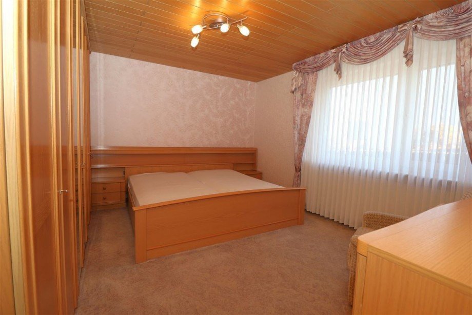 Zimmer Untergeschoss Zweifamilienhaus Sontra