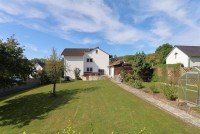 Bild (351ef772b3968c71313b62a9952be986): Ger�umiges Ein- bis Zweifamilienhaus in sehr ruhiger Lage und wundersch�ner Aussicht