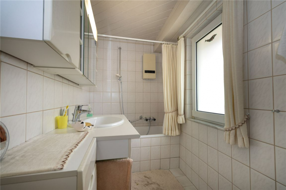 Badezimmer Erdgeschoss Einfamilienhaus Mei�ner