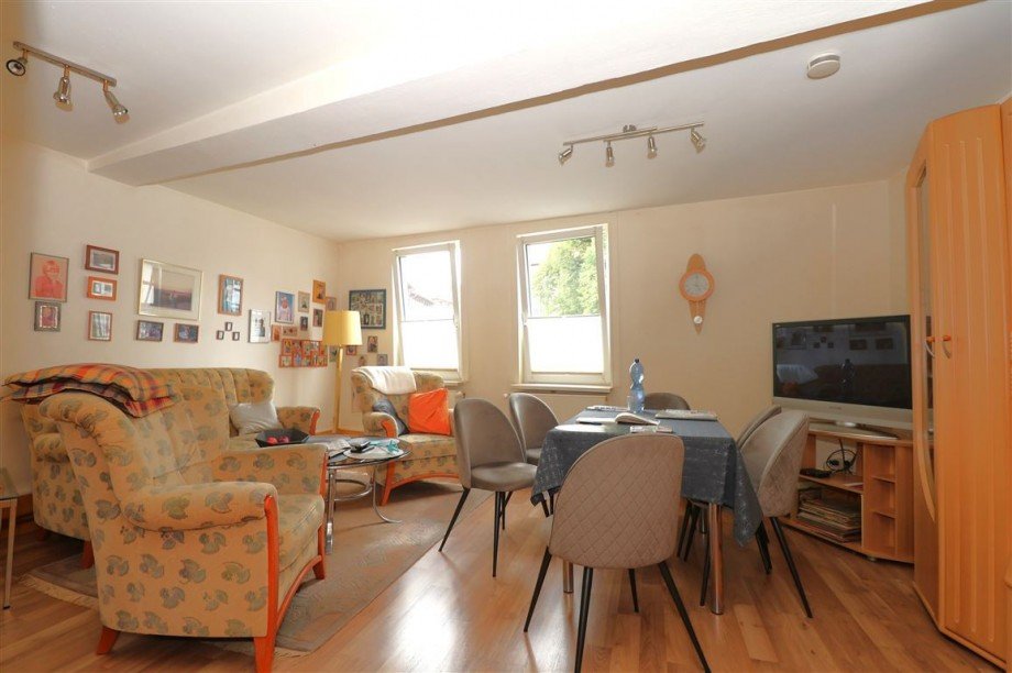 Wohnzimmer Wohnung 2 Wohn- / Gesch�ftshaus Eschwege