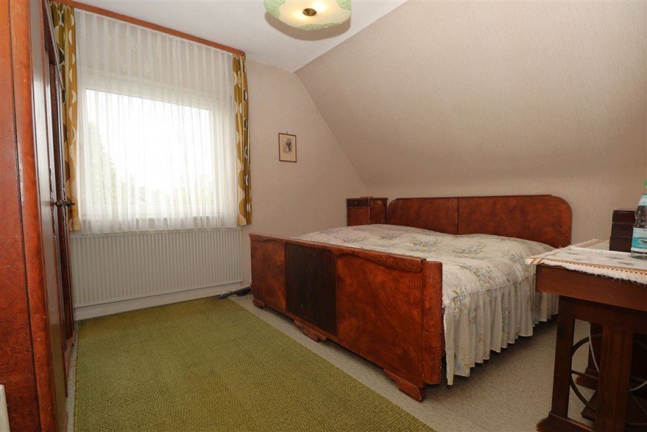Schlafzimmer Dachgeschoss Einfamilienhaus Mei�ner
