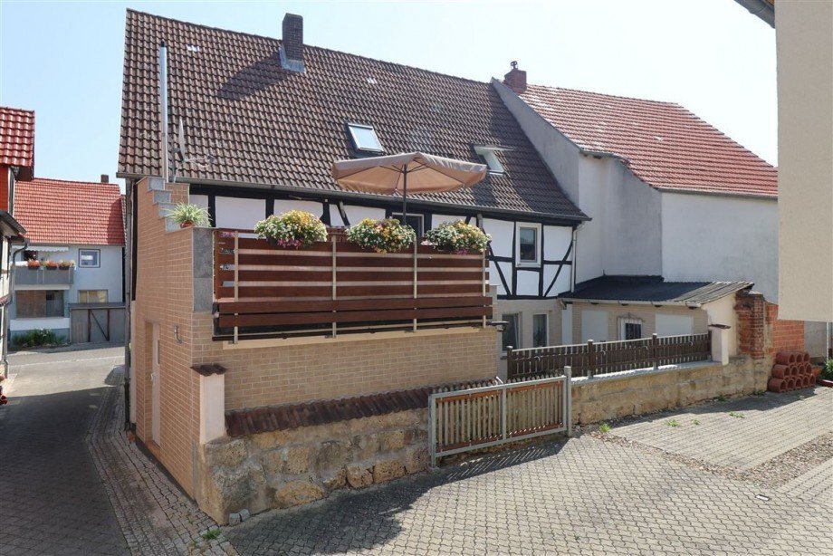 R�ck- und Seitenansicht Einfamilienhaus Mei�ner