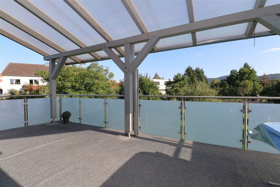 �berdachter Balkon Einfamilienhaus Wehretal