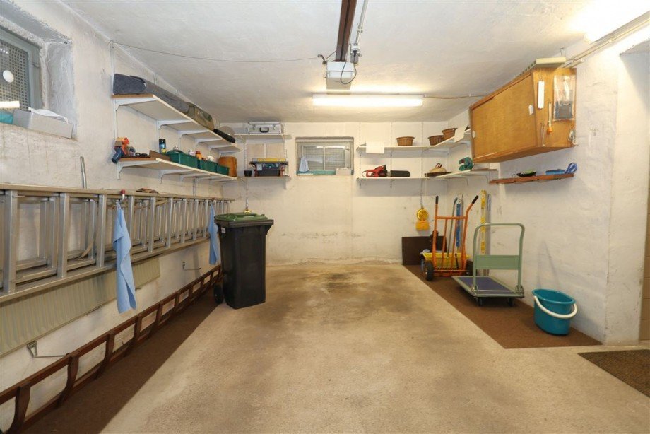 gro�e Garage Einfamilienhaus Berkatal