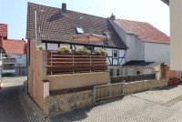 Bild (6be367ca2f06b6d1f554dfb828789345): Guter Zustand und viel Platz: Fachwerkhaus mit Garage