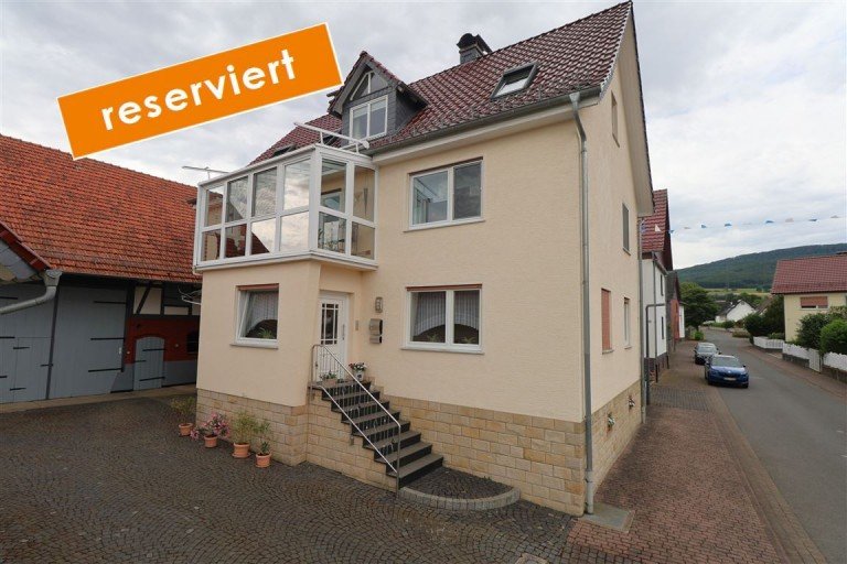 Hofansicht reserviert Berkatal Einfamilienhaus Ein Zuhause mit Charme, Platz und unz�hligen M�glichkeiten: Gro�z�giges Ein- bis Zweifamilienhaus