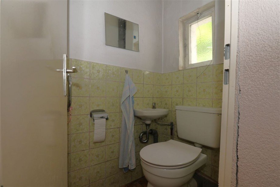 G�ste-WC Erdgeschoss Wohn- / Gesch�ftshaus Waldkappel
