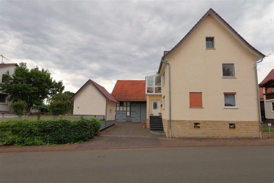 Vorderansicht Einfamilienhaus Berkatal