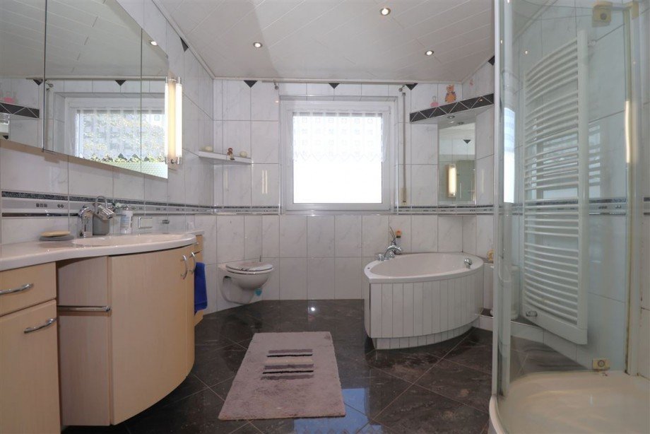 Badezimmer Obergeschoss Einfamilienhaus Wehretal