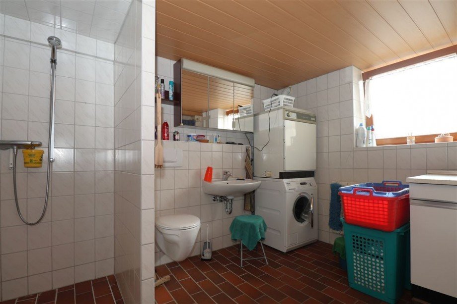 Neubau Waschk�che mit Dusche Zweifamilienhaus Waldkappel