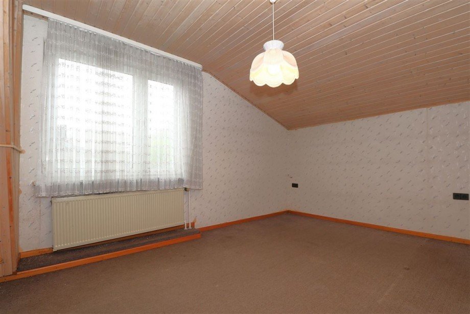 Zimmer IV Obergeschoss Wohn- / Gesch�ftshaus Waldkappel