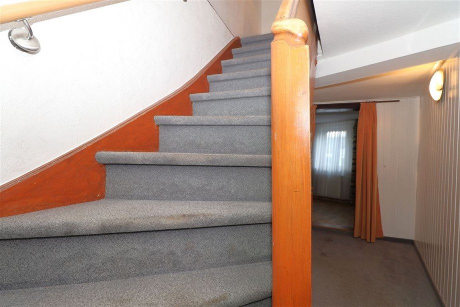 Treppe zum 2.Obergeschoss Reihenmittelhaus Eschwege