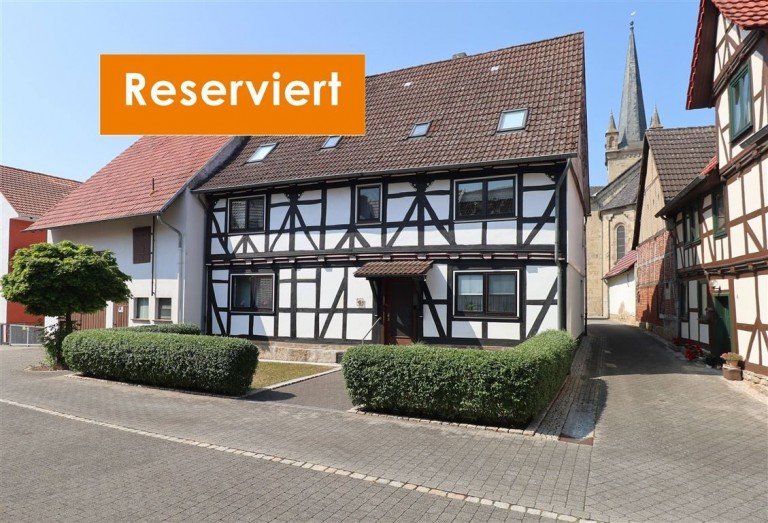 Hauptbild: Guter Zustand und viel Platz: Fachwerkhaus mit Garage