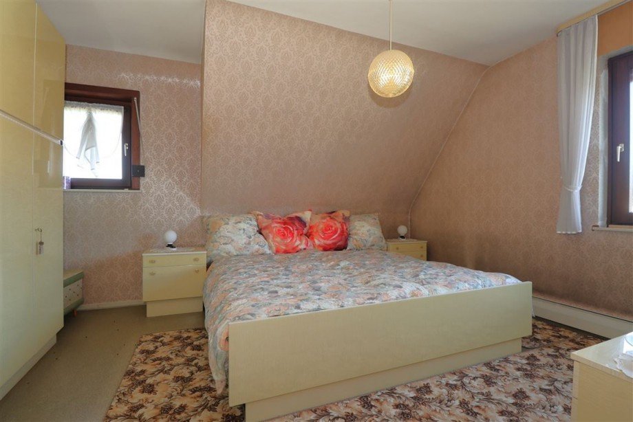 Schlafzimmer Dachgeschoss Einfamilienhaus Berkatal