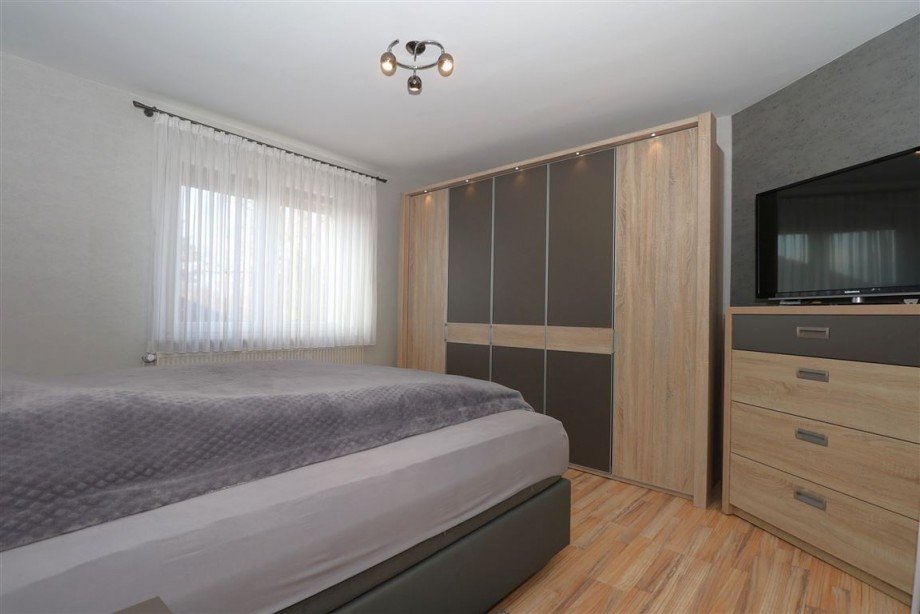 Schlafzimmer Obergeschoss Einfamilienhaus Mei�ner