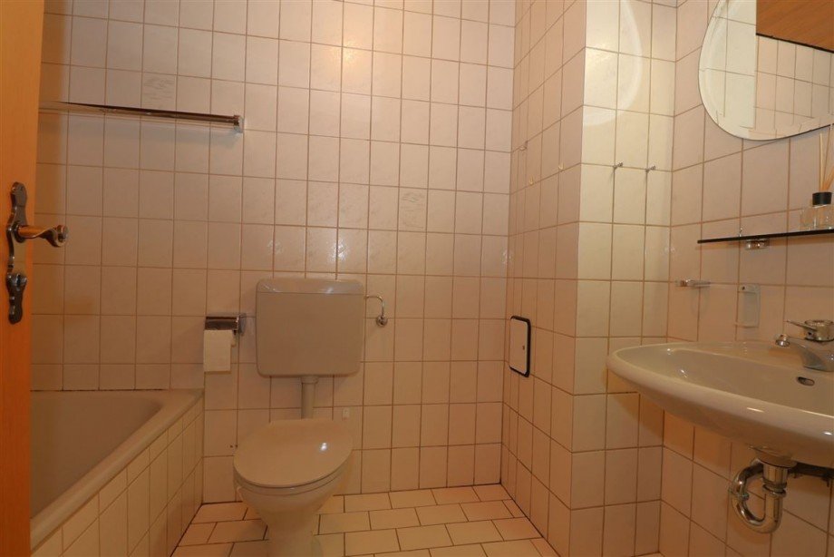 Badezimmer Untergeschoss Zweifamilienhaus Sontra