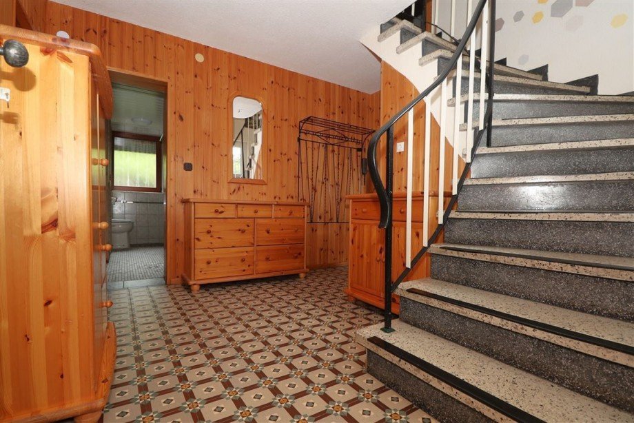 Vorderhaus Flur Zweifamilienhaus Waldkappel