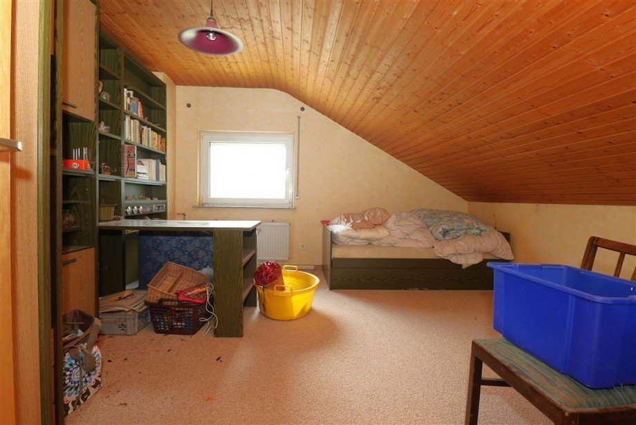 Zimmer II Dachgeschoss Einfamilienhaus Wanfried