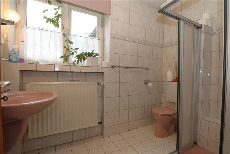 Badezimmer Erdgeschoss Zweifamilienhaus Meinhard