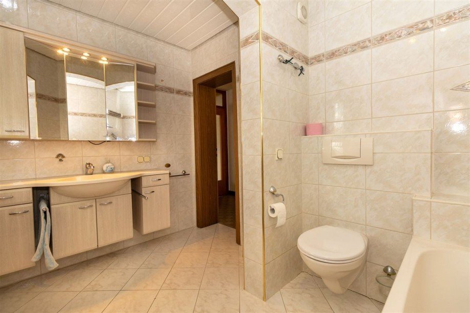 Badezimmer Erdgeschoss Einfamilienhaus Berkatal