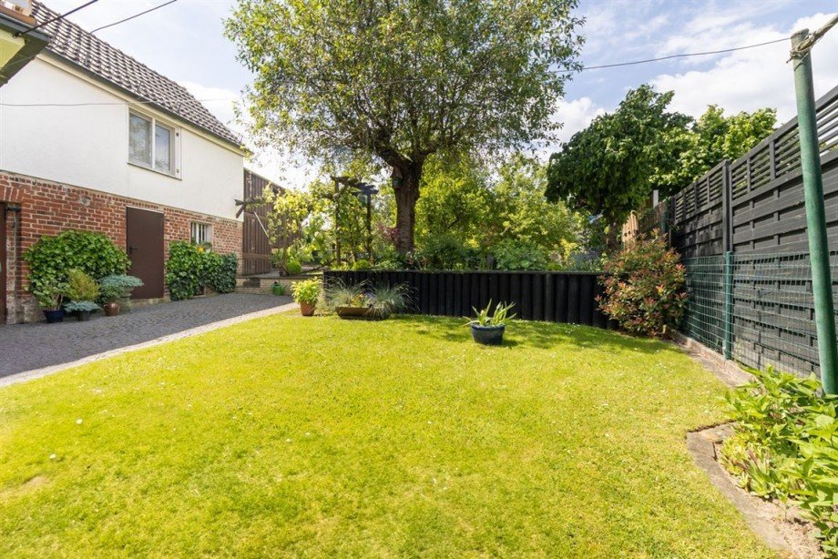 Blick in den Garten Einfamilienhaus Mei�ner