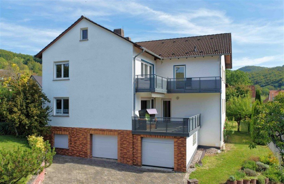 Seitenansicht Zweifamilienhaus Meinhard