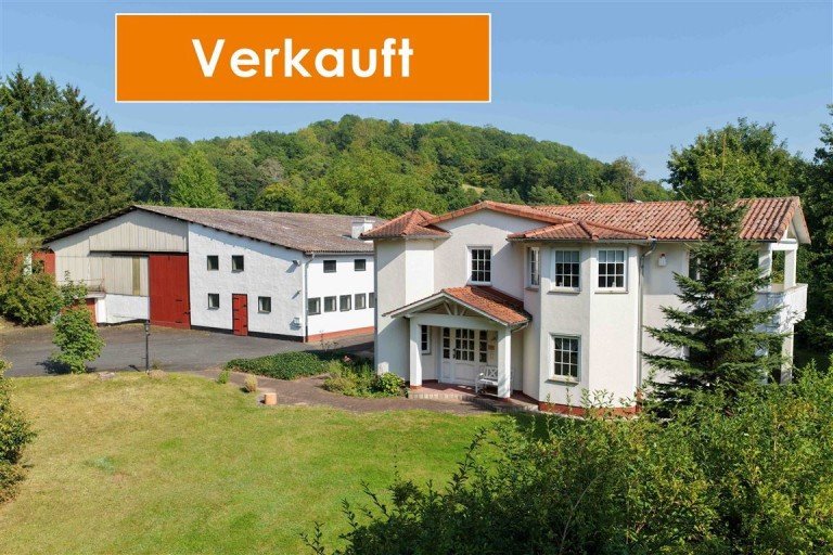 Verkauft Meinhard Einfamilienhaus L�ndliche Ruhe, gro�z�gige Fl�chen, vielseitige Nutzungsm�glichkeiten: Einzigartiger Aussiedlerhof in idyllischer Alleinlage